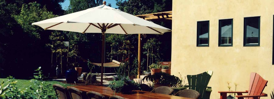 Spanish Bungalow - Backyard Dining ROom