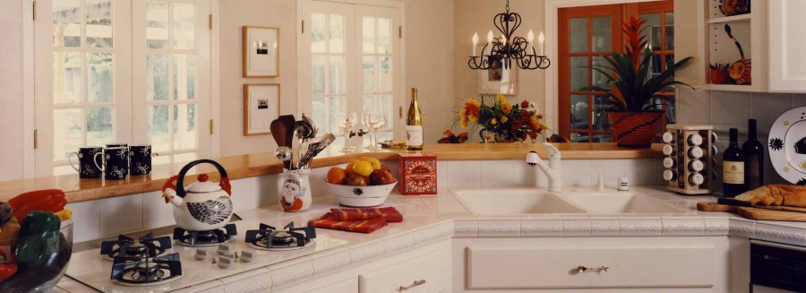 Art Collector Cottage - Dine-in Kitchen